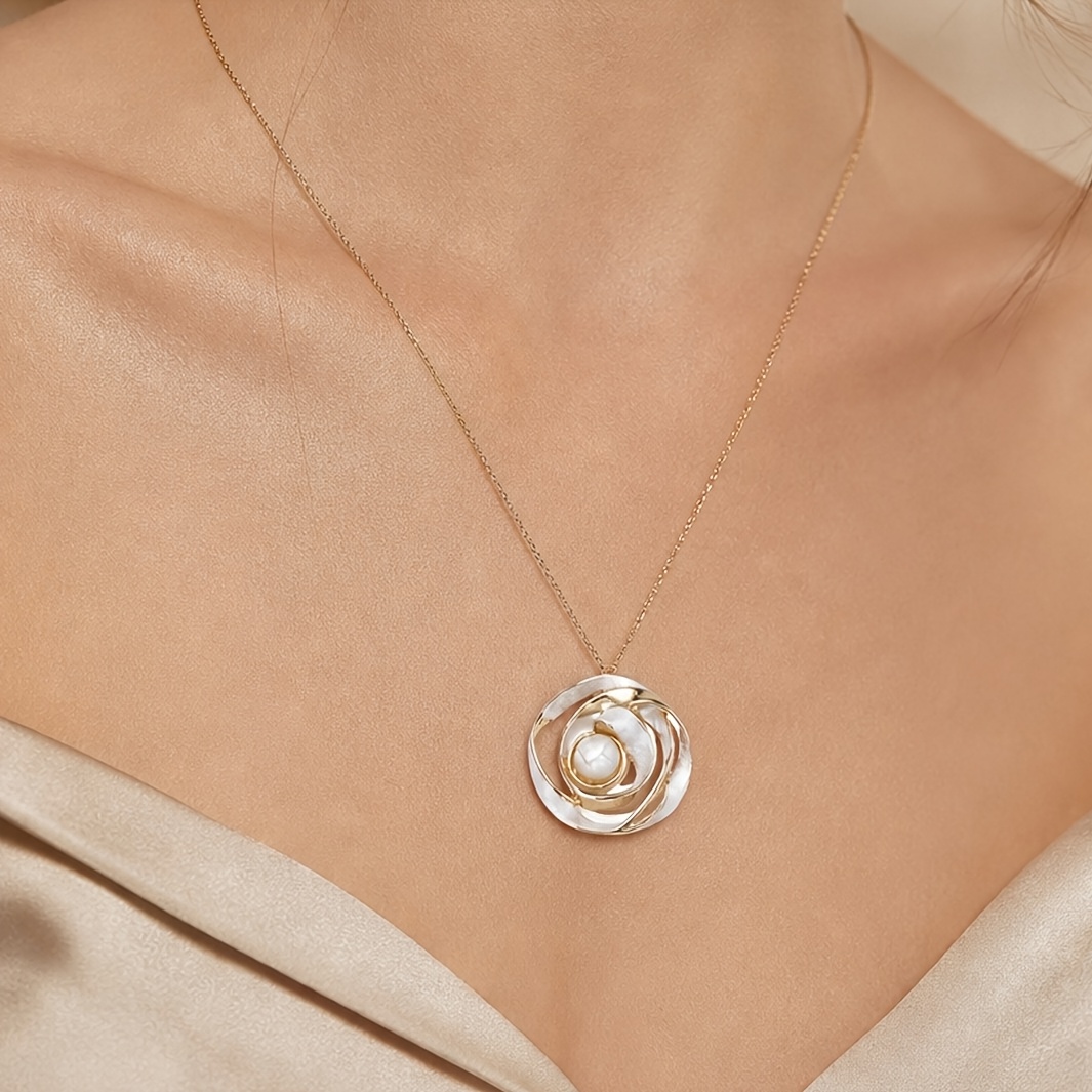 Women's Golden Plated Spiral Thread Design Pendant Necklace